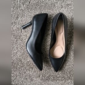 Kelly & Katie Elegant Black Women's Faux Leather Heels Sz 9.5